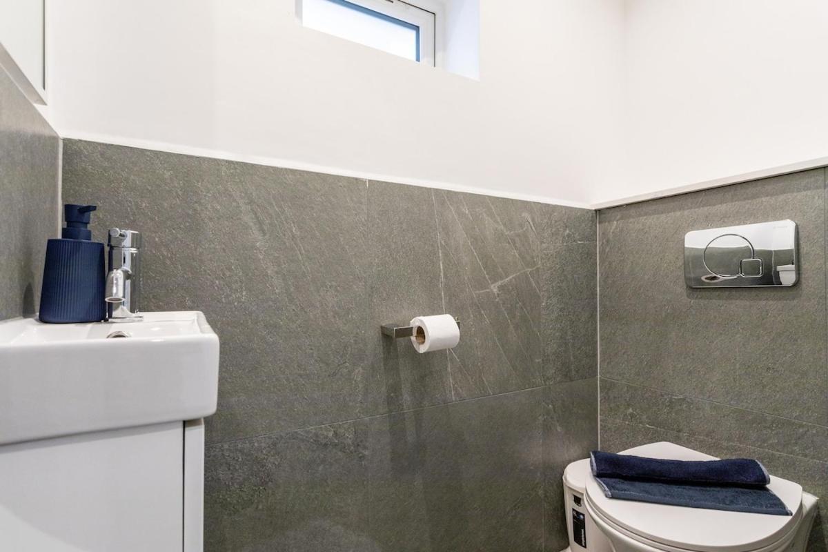 Apartamento Stylish 2-Bed Flat In The Heart Of West Hampstead Londres Exterior foto