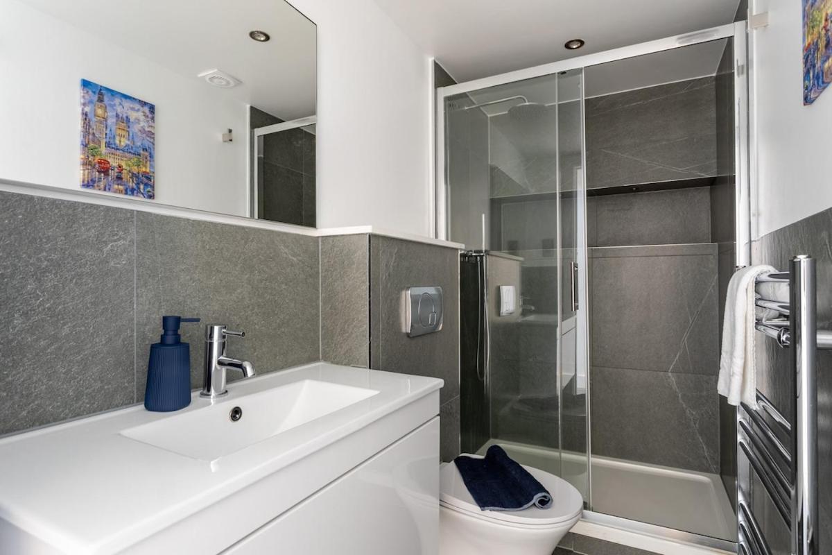 Apartamento Stylish 2-Bed Flat In The Heart Of West Hampstead Londres Exterior foto