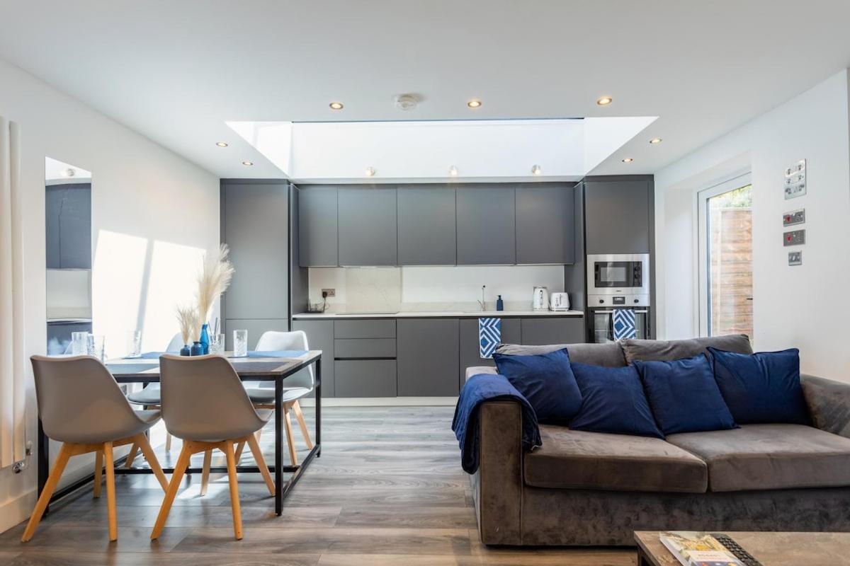 Apartamento Stylish 2-Bed Flat In The Heart Of West Hampstead Londres Exterior foto